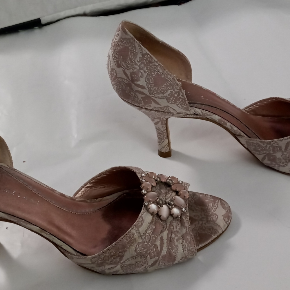 Women's dress shoes